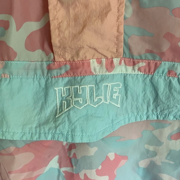 Pink Camo Kylie windbreaker jacket Kylie Jenner Peach Pink Blue Sz Small - Picture 3 of 12